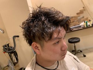 高松市の美容室 男のボンドは理容室と美容室を併設するヘアサロンです